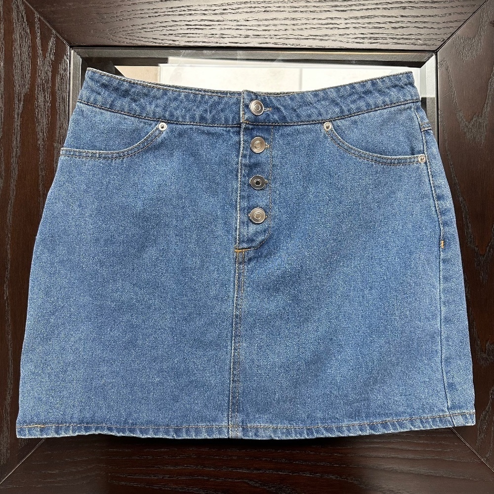 *FOREVER 21* Denim Button Down Skirt Size Medium